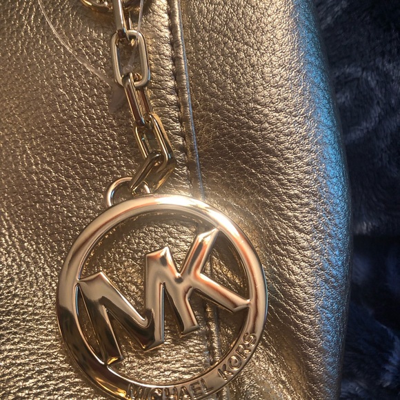 Golden Girl🤩🤩❤️ - Picture 2 of 5